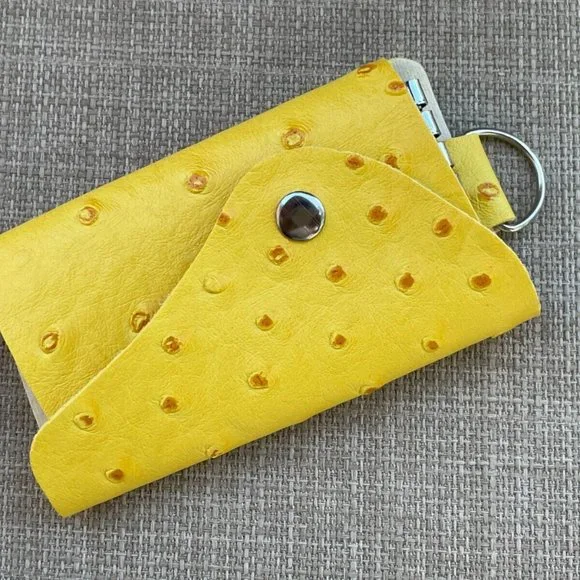 Yellow Key Chain 6 keys Holder Faux Leather Vegan Key Fob Keys Bag New - Picture 7 of 8